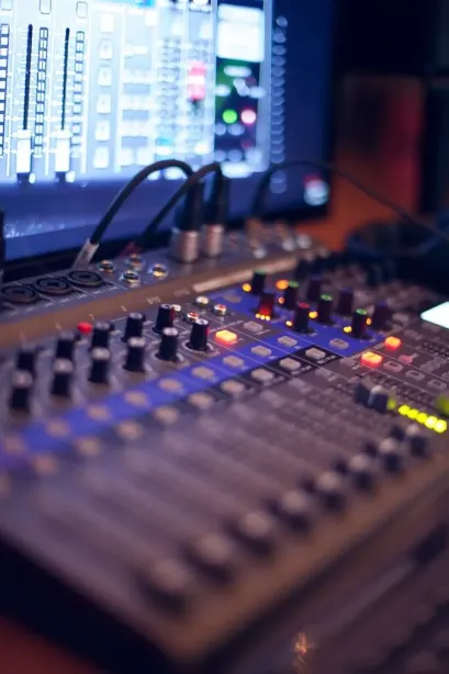 Dijital ses mikseri ve prodüksiyon ekipmanları, Telli Müzik Atölyesi