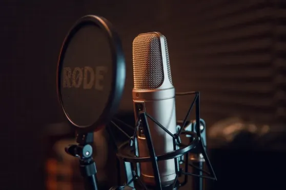 RODE mikrofonlu profesyonel ses kayıt stüdyosu ekipmanı, Telli Müzik Atölyesi